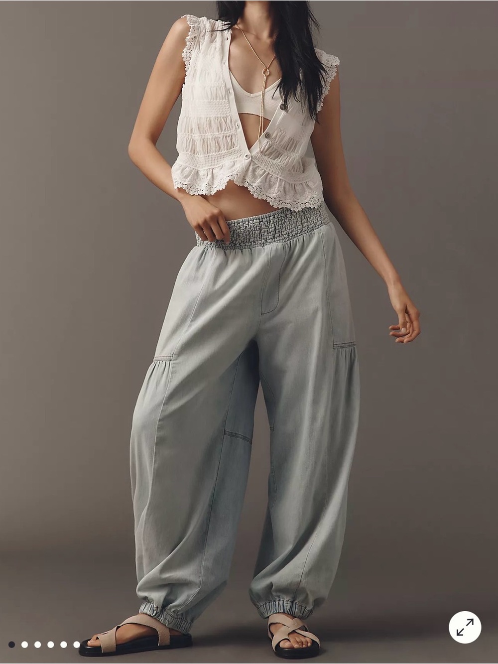 Pilcro balloon pull in jeans,light wash,large,waist 33” up to 39”